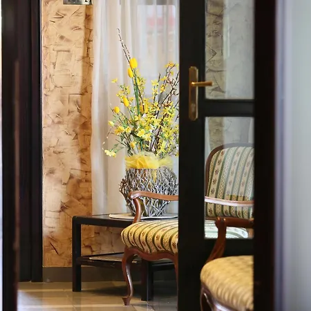 Zephyr - Plovanija Hotel