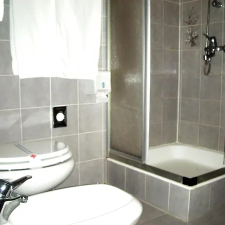 Zephyr - Plovanija Hotel 3*