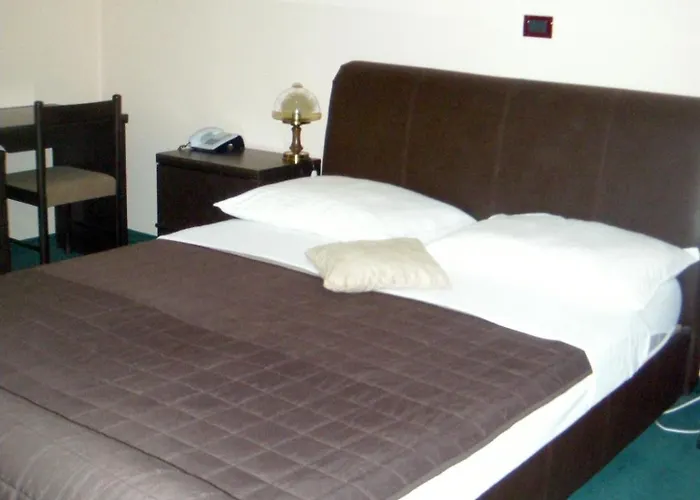 Zephyr - Plovanija 3* Buje