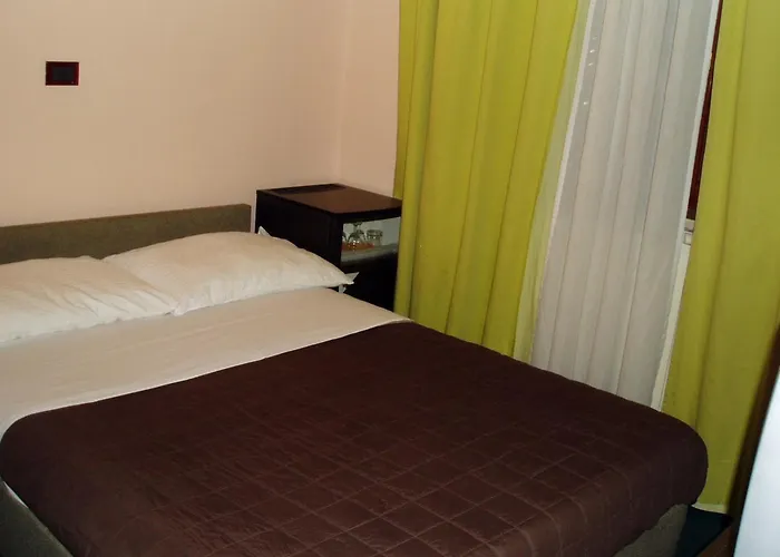 Zephyr - Plovanija Hotel