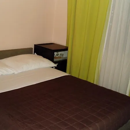 Zephyr - Plovanija Hotel